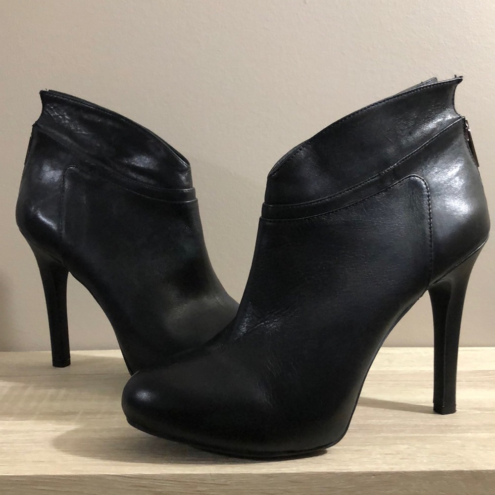 JESSICA SIMPSON BLACK BOOTIE